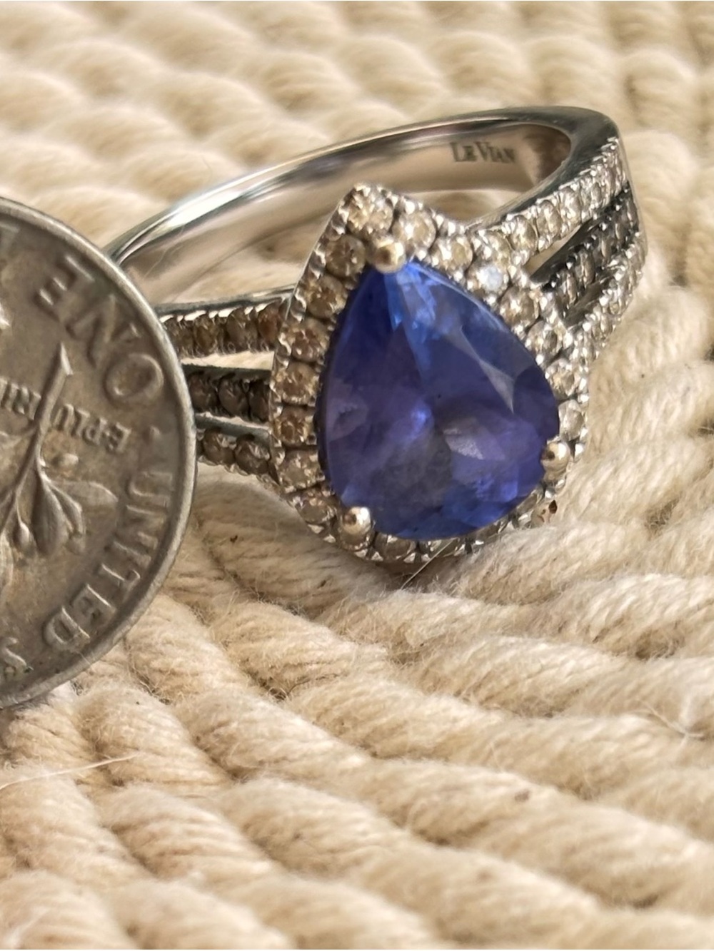 Levian Burberry Tanzanite Halo Ring in White Gold sz 7